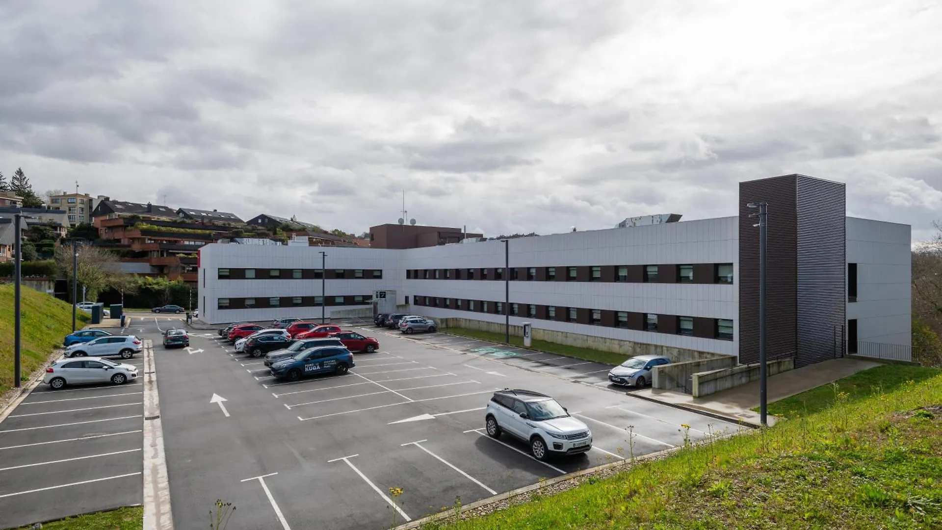 Leonardo Hotel San Sebastian 3*,